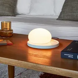 Tischleuchte MARSET Bolita, dimmbar, Weiß, Glas - Die Bolita Tischleuchte vereint elegantes Design mit innovativer Dimmer-Technologie. Der mundgeblasene Opalglasschirm sorgt für stimmungsvolles Licht und passt perfekt in jedes Wohnzimmer.