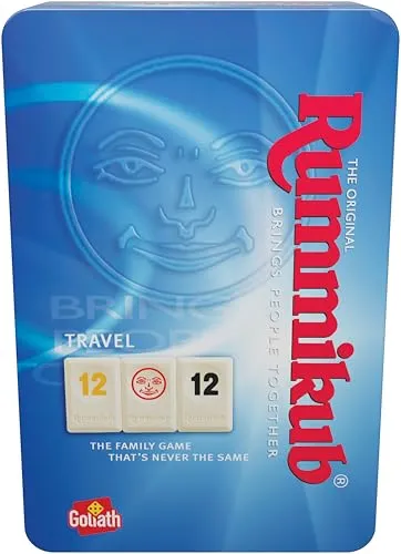 Rummikub Original Metallbox Reise-Edition - Brettspiel für die ganze Familie - Nehmen Sie das beliebte Rummikub überall hin mit! Strategisches Zahlen- und Gruppenspiel für 2-4 Spieler ab 6 Jahren. Hochwertige Spielsteine und einfache Regeln garantieren stundenlangen Spielspaß.