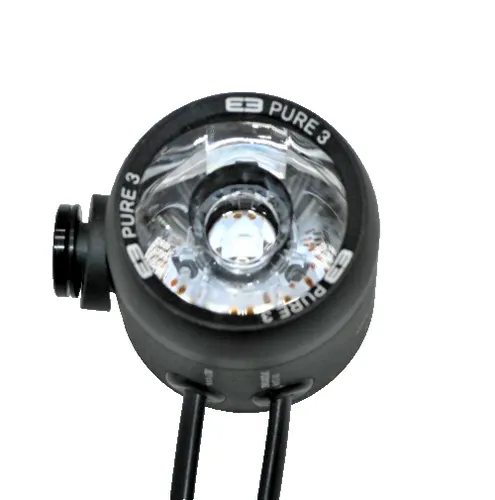 Supernova E3 PURE 3 HBM LED Dynamoscheinwerfer - StVZO-konforme Fahrradbeleuchtung mit 1 leistungsstarker LED, ideal für sicheres Fahren bei Nacht und einfach an der Lenkermontage zu befestigen.