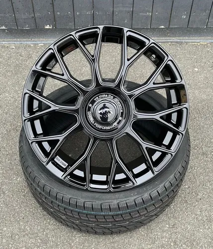 Damina Performance DM10 grey matt - 8x18" Felge mit schwarzem Inlay - Aluminium Gussrad, 8x18 Zoll, ET35, ideal für sportliche Fahrzeuge. Leicht und robust für optimale Fahrperformance.