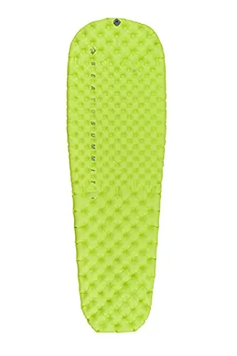 Colchoneta hinchable aislada COMFORT LIGHT L verde - Isomatten aus hochwertigem, isolierendem Material für flexibles und langlebiges Campingvergnügen.