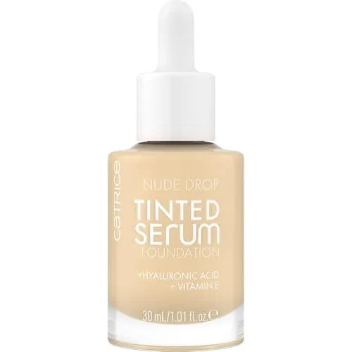 Catrice Nude Drop Tinted Serum Foundation, Nr. 010N - Leichte Serum-Foundation für einen natürlichen, matten Teint. Mit pflegenden Inhaltsstoffen sorgt sie für langanhaltende Frische und ist ideal für sensible Haut geeignet. Vegan und ohne bedenkliche Zusatzstoffe.
