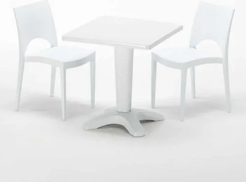 Weißes Tisch-Set mit 2 Stühlen aus Polypropylen – Grand Soleil Paris - Hochwertiges PATIO-Set mit einem weißen quadratischen Tisch (70x70 cm) und 2 stapelbaren Stühlen. Ideal für Innenräume in Bars und Restaurants, robust und pflegeleicht für den professionellen Einsatz.