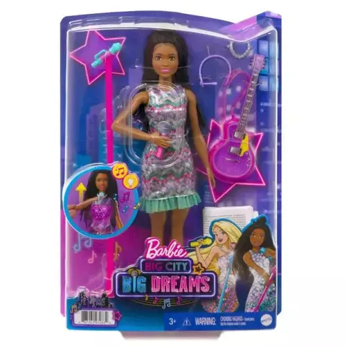 Barbie GYJ24 - Brooklyn Puppe mit Musik und Lichtern - Erlebe unvergessliche Bühnenmomente mit der Brooklyn Barbie Puppe! Mit leuchtendem Kleid, Mikrofon und Zubehör für kreative Auftritte – das perfekte Geschenk für kleine Musikliebhaber.