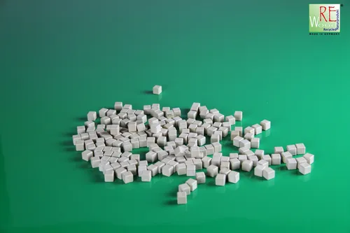 Dienes 1000 Einerwürfelchen Re-Wood® - Sonstiges - 1000 naturbelassene Einerwürfelchen aus biologisch abbaubarem RE-Wood® für nachhaltiges Lernen, ideal zur visuellen Darstellung von Zahlen und zur Förderung von Rechenfähigkeiten.