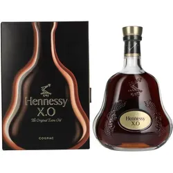 Hennessy XO Cognac 40% Vol. 0,7l Geschenkbox - Erleben Sie den Hennessy XO Cognac in einer eleganten Geschenkbox. Mit seinem ausgewogenen Geschmack und der hochwertigen Reifung in Eichenfässern ist dieser Cognac ein luxuriöses Geschenk für besondere Anlässe.
