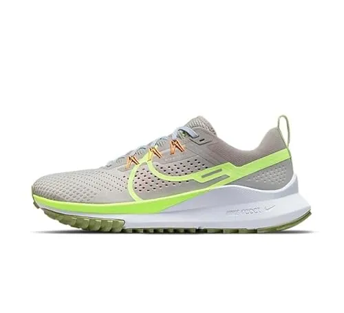 Nike Herren React Pegasus Trail 4 Sneaker - Leicht und Komfortabel in Lt Iron Ore Volt Cobblestone, 46 EU - Ideal für Outdoor-Aktivitäten, bieten diese Sneaker hervorragende Dämpfung und Komfort mit atmungsaktivem Material und rutschfester Gummisohle.