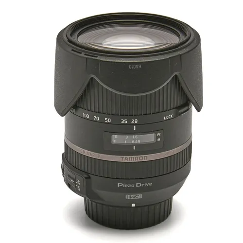 Tamron 28-300 mm F/3.5-6.3 Di VC PZD Objektiv für Nikon - Vielseitiges Megazoom-Objektiv für Vollformat-DSLR mit exzellenter Bildqualität und schnellem Autofokus dank PZD-Technologie. Ideal für kreative Fotografie.