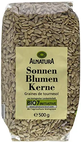 Alnatura Bio Sonnenblumenkerne 500g - Bio Sonnenblumenkerne mit mildem Geschmack, ideal zum Verfeinern von Müslis, Reisgerichten und Salaten. Aromatisch durch leichtes Anrösten, perfekt für eine gesunde Ernährung.