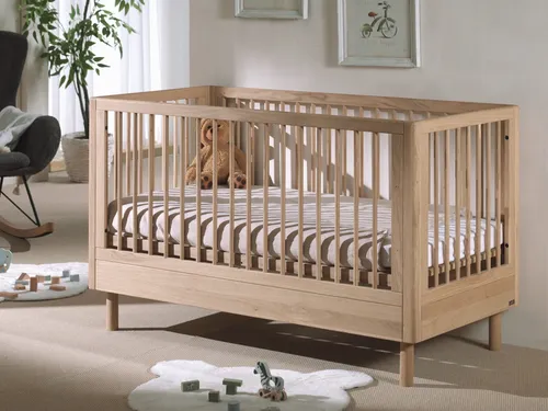 Babybett 70x140 Eiche massiv natur geölt - Hochwertiges Kinderbett aus massivem Eichenholz, ideal für gesunden Schlaf und langlebige Nutzung. Liegefläche 70x140 cm, perfekte Größe für Kleinkinder.