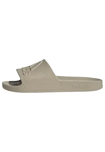 adidas Unisex Adilette Aqua Slides Sandal in wonder beige, 44.5 EU - Bequeme Slip-On-Sandalen aus Synthetik, ideal für den Alltag und Freizeitaktivitäten. Perfekt für den Einsatz am Strand oder im Schwimmbad.