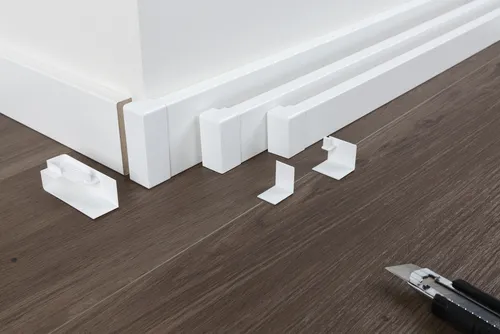 Parador Universal Außenecken Typ 2 SL3 & SL18 weiß - Dämmstoffe für perfekte Übergänge, bieten eine optimale Wärme- und Schallschutzlösung für Ihr Zuhause.
