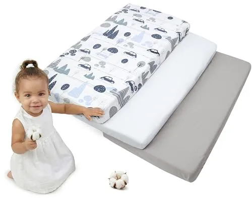 Medi Partners Spannbettlaken 60x120 3-Pack Baby Bettlaken Kinderbett Spannbetttuch 100% Baumwolle - Fitted Kinder Sheet Bettwäsche Babymatratze Schlafsack Babybett (Retro-Autos-Weiß-Graue)