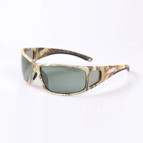 Jenzi Polarisationsbrille Camo mit Etui - Stylische Anglerbrille in Camouflage-Design, ideal für den Outdoor-Einsatz. Mit praktischem Etui und polarisierenden Gläsern für verbesserten Sichtkomfort.