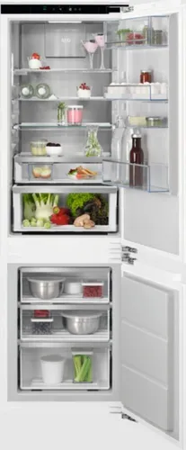 AEG TSC8M181DC Einbau-Kühl- und Gefrierkombination - Kühlschrank mit NoFrost-Technik und EcoLine Technologie für nachhaltige Nutzung. Die innovative TwinTech®-Technologie hält Lebensmittel länger frisch.