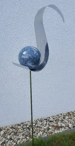 Skulptur Flame blau Edelstahl 126 cm – Moderne Gartendekoration - Diese elegante Skulptur in Flammenform aus Edelstahl bringt Farbe und Stil in Ihren Garten. Wetterfest und ideal für Balkon, Blumenbeet oder Veranda. Pflegeleicht und für Innen- und Außenbereich geeignet.