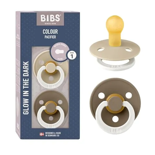 BIBS Colour Glow Schnuller 2er-Pack, BPA-frei. Leuchtet im Dunkeln, Kirschform Nippel. Naturkautschuk/Latex, Hergestellt in Dänemark. Größe 1 | 0+ Monate | 2-Pack, Vanilla NIGHT/Dark Oak NIGHT