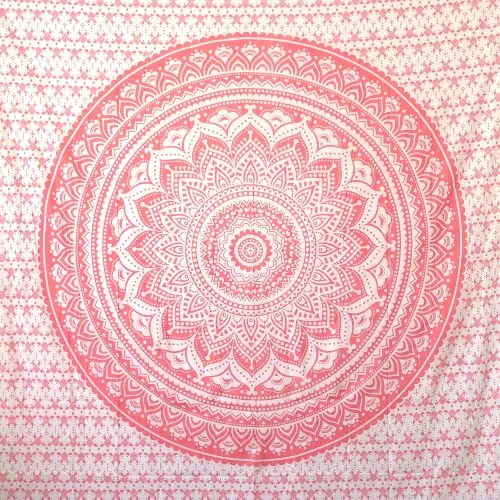 Wiladu Mandala XXL Wandteppich & Strandtuch - MOMOMUS Mandala XXL: Ihr vielseitiges Tuch für Strand, Yoga und Deko. Mit 210 x 230 cm bietet es Platz für die ganze Familie. Sandabweisend, leicht und kompakt – ideal für unterwegs!