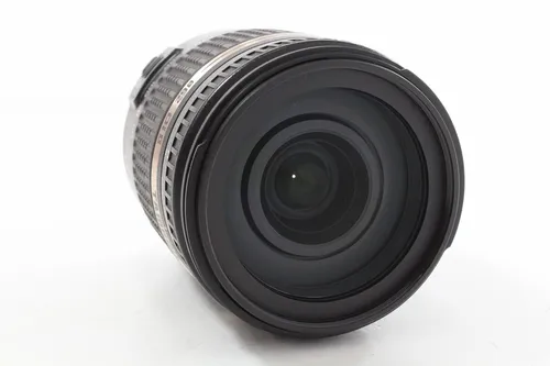 Tamron 18-270 mm F3.5-6.3 Di II PZD für Sony A-mount - Objektiv mit vielseitigem Brennweitenbereich für Landschafts- und Makrofotografie, kompakt und leicht für unterwegs, mit schneller Autofokussierung und überarbeiteter Bildstabilisierung.