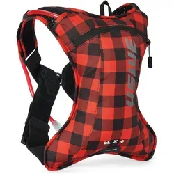 USWE Outlander XC Trinkrucksack - Trinkblasen für Laufen und Wandern, ausgestattet mit dem No Dancing Monkey 4-Punkt-Gurt für einen sicheren Sitz und 1,5 l Hydrapak Elite Blase für mühelose Hydratation.