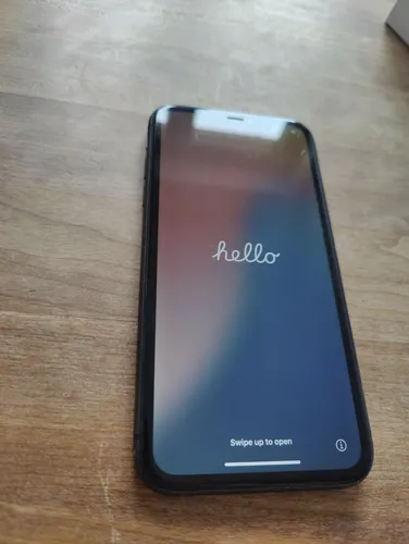 Apple iPhone 11 128GB Schwarz - Handy ohne Vertrag mit 6,1 Zoll Liquid Retina Display, leistungsstarkem A13 Bionic Chip und fortschrittlichem Dual-Kamera-System für beeindruckende Fotos und Videos.