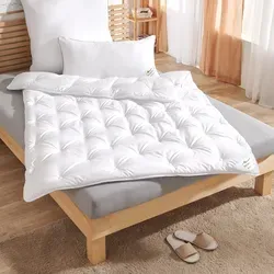Traumschlaf Down Touch Active Faserdecke leicht 240x220 cm - weiß - Die Traumschlaf Down Touch Active Decke bietet ein luftig-leichtes Schlafgefühl mit innovativer 3D Polyesterfüllung. Ideal für warme Nächte, allergikerfreundlich und pflegeleicht – für höchsten Komfort.