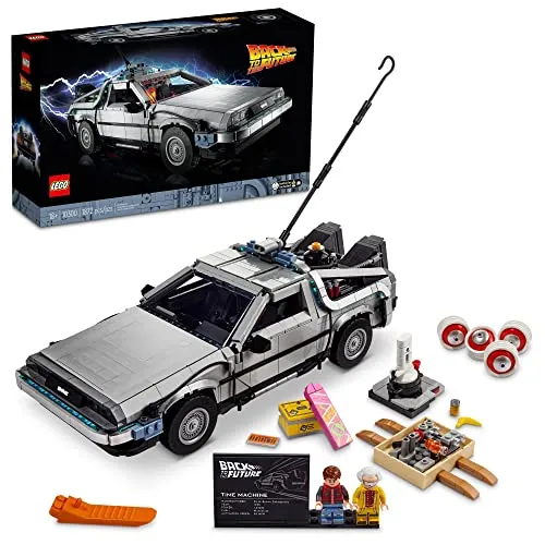 LEGO Back to The Future Time Machine 10300 – Detailliertes Bauset für Erwachsene - Bauspielzeugset mit 1.856 Teilen, inklusive 3 Versionen der ikonischen Zeitmaschine aus der Trilogie und Minifiguren von Doc und Marty – das perfekte Sammlerstück für Fans!
