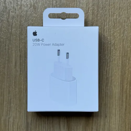 Apple 20W USB-C Power Adapter - Schnelles Laden für iPhone und iPad - Zubehör Mobile Kommunikation, lade dein iPhone 8 oder neuer in nur 30 Minuten auf 50 % – ideal für Zuhause, Büro und unterwegs!