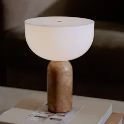 New Works Kizu Portable LED Tischleuchte mit Akku - Tischleuchten: Die Kizu vereint ästhetische Eleganz mit funktionaler Flexibilität und moderner LED-Technologie für stimmungsvolle Beleuchtung überall.