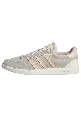 Adidas Damen BREAKNET Sleek Schuhe - Chalk White/Blush Pink/Off White, 39 1/3 EU - Stylische Damen Sneakers mit regulärem Schnitt, Schnürsenkeln und weichem CLOUDFOAM PLUS Fußbett für hohen Tragekomfort und Alltagstauglichkeit.