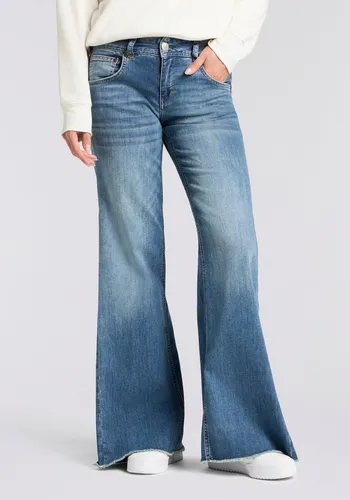 Herrlicher 5-Pocket-Jeans Edna Kama Denim Light Flared Fit, extra Weite