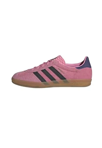 Adidas Gazelle Indoor Damen Sneaker in Pink – 6 UK - 39 1/3 EU - 7.5 US - Stylische Adidas Gazelle Indoor Sneaker für Damen, kombiniert Retro-Charme mit modernem Komfort. Das hochwertige Obermaterial aus Wildleder und die Gummisohle sorgen für optimalen Halt im Alltag.