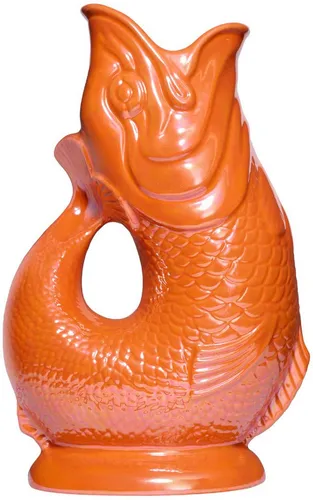 Gluckigluck Wasserkaraffe - Handgefertigtes Fisch-Design - Ikonische 1,2 L Wasserkaraffe in schimmerndem Orange. Mit fröhlichem Glucksen beim Einschenken wird sie zum Highlight auf jedem Tisch. Handgefertigt in England für besondere Anlässe.
