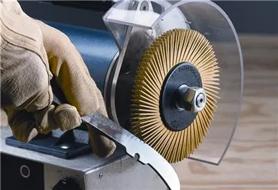 3M Radial Bristle Brush 150 x 12 mm P80 gelb TypA - 7100138291 - Hochwertige Bürste für effektives Schleifen und Polieren, ideal für präzise Oberflächenbearbeitung in der Metallverarbeitung.