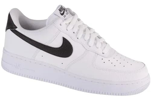 NIKE AIR FORCE 1 '07 - Herren Sneaker in Weiss - 45 (EU) - Stylische NIKE AIR FORCE 1 '07 Sneakers in klassischem Weiss, ideal für jeden Anlass und bequem für den ganzen Tag.