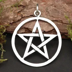 Drachensilber Pentagramm Schmuck Anhänger 925 Silber - Magischer Charme - Schlichter Pentagramm Anhänger aus 925 Silber, ideal für mystische Looks. Perfekt zum Tragen an einem Lederband oder einer feinen Kette. Ein zeitloses Schmuckstück für jeden Anlass.