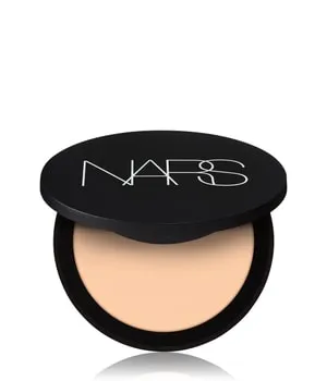 NARS Soft Matte Powder Kompaktpuder 9 g Creek - Puder für ein perfektes Hautbild, kaschiert Unregelmäßigkeiten und sorgt für ein glattes Finish. Ideal für jeden Hauttyp.