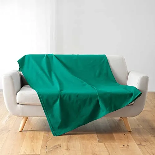 Douceur d ́intérieur Tagesdecke Lucile, Grün, 220x240 cm, hochwertige Schlaftextilien - Elegante Tagesdecke Lucile in modernem Grün für stilvolle Schlafzimmer. Aus pflegeleichtem Baumwollmischgewebe gefertigt, überzeugt sie durch ihre Strapazierfähigkeit und gemütliche Atmosphäre.