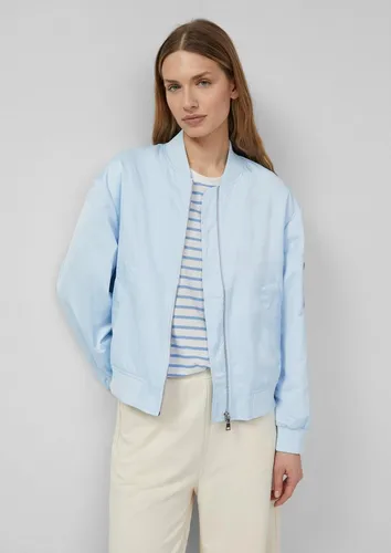 s.Oliver Satin-Blouson mit Bomberkragen - Stylischer Satin-Blouson im Relaxed Fit, ideal für den Outdoor-Einsatz. Mit praktischem Reißverschluss, Leistentaschen und Rippbündchen für optimalen Tragekomfort.