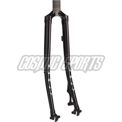 Surly Disc Trucker Stahl Gabel 26" – Robust und vielseitig - Hochwertige Stahlgabel für Fahrräder, geeignet für 26" Räder. Ideal für den vielseitigen Einsatz und mit durchdachtem Design für Stabilität und Langlebigkeit.