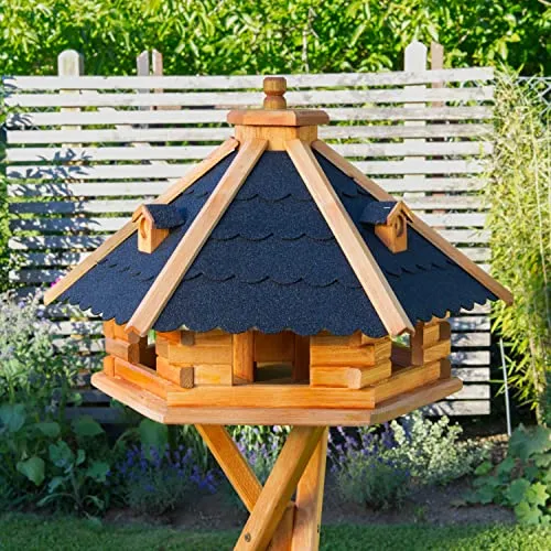 Vogelhaus XXL V18 mit Solarbeleuchtung - Futterstationen für Wildvögel, elegantes Futterhaus aus Holz mit Solarbeleuchtung für stimmungsvolle Nächte und verschiedene Größen für jeden Garten.