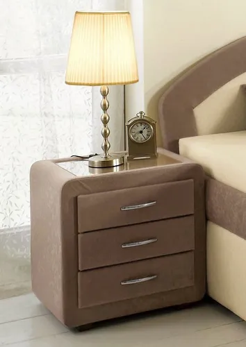 Nachtkommode MAINTAL, braun (cappuccino) - Nachttisch mit 3 Schubkästen und eleganter Glasplatte, Made in Germany. Ideal für stilvolle Schlafzimmer mit kompakten Maßen (B: 48cm, H: 50cm, T: 43cm).