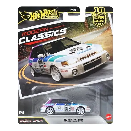 Hot Wheels Mazda 323 GTR Autokultur-Fahrzeug, hochwertiges Spielzeugauto im Maßstab 1:64 aus Druckguss mit Real Riders-Reifen und Metall-/Metallkarosserie und -Fahrgestell, JKF17
