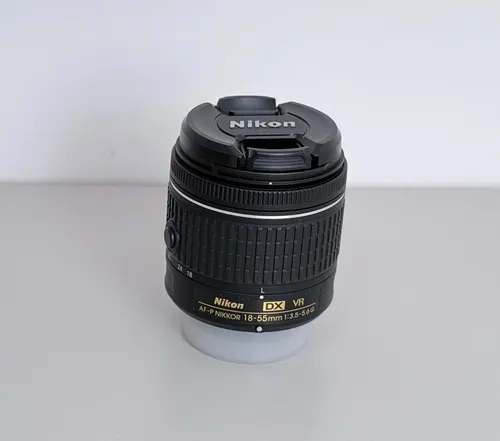 Nikon AF-S DX Nikkor 18-200 mm VR II - Vielseitiges Zoomobjektiv - Objektiv für Spiegelreflexkameras mit 18-200mm Brennweite, ideal für kreative Fotografie. Mit Bildstabilisator und hochwertiger ED-Glastechnologie für gestochen scharfe Bilder.