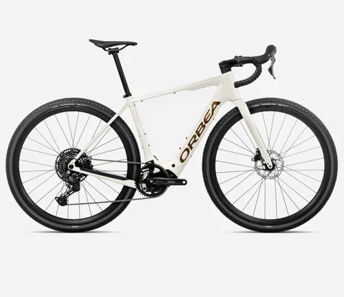 Orbea DENNA H50 2026 (M) - Sportliches Mountainbike - Das Orbea DENNA H50 2026 (M) bietet eine hervorragende Fahrleistung und ist ideal für Abenteuer in der Natur. Mit seiner robusten Bauweise und hochwertigen Komponenten ist es perfekt für anspruchsvolle Trails.