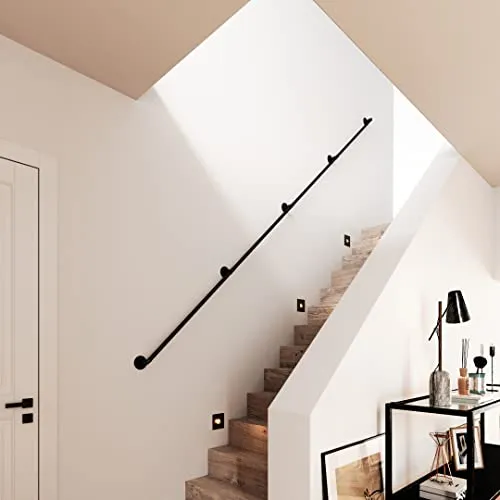pamo Handlauf für Treppen | 36-392 cm | Schwarzer Handlauf im Industrial Design - Robuster Handlauf aus stabilen Stahlrohren mit kratzfester Pulverbeschichtung. Ideal für moderne Innenräume, einfach zu montieren und in verschiedenen Längen erhältlich – perfekt für individuelle Treppengestaltung.