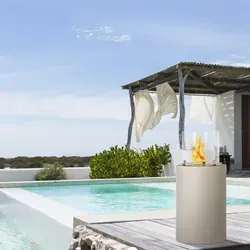 muenkel design Sid Ethanol Feuerstelle für Innen- und Außenbereich - Moderne Edelstahl Feuerstelle für stilvolle Akzente im Garten oder Wohnzimmer. Ideal für gemütliche Abende mit Freunden und Familie.