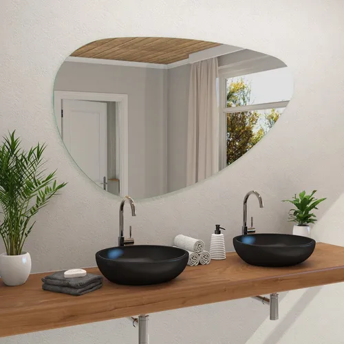 MySpiegel.de Asymmetrischer Wandspiegel Kungur - Tropfenförmiger Kristallspiegel (140 x 80 cm) mit polierten Kanten, ideal für kreative Raumgestaltung. Feuchtraumgeeignet und einfach aufzuhängen dank vormontierter Befestigung.