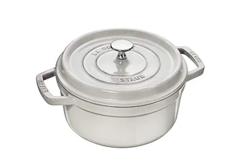 Staub Schmortopf Truffe weiß 22 cm - Kasserolle aus Gusseisen mit runden Noppen, sorgt für gleichmäßige Wärmeverteilung und perfekte Schmorgerichte.
