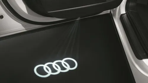 Audi Orig. Zubehör LED Einstiegsleuchten - Audi Ringe - LED Einstiegsleuchten für Audi, verleihen Ihrem Fahrzeug einen stilvollen Look und sorgen für eine elegante Begrüßung beim Einsteigen.